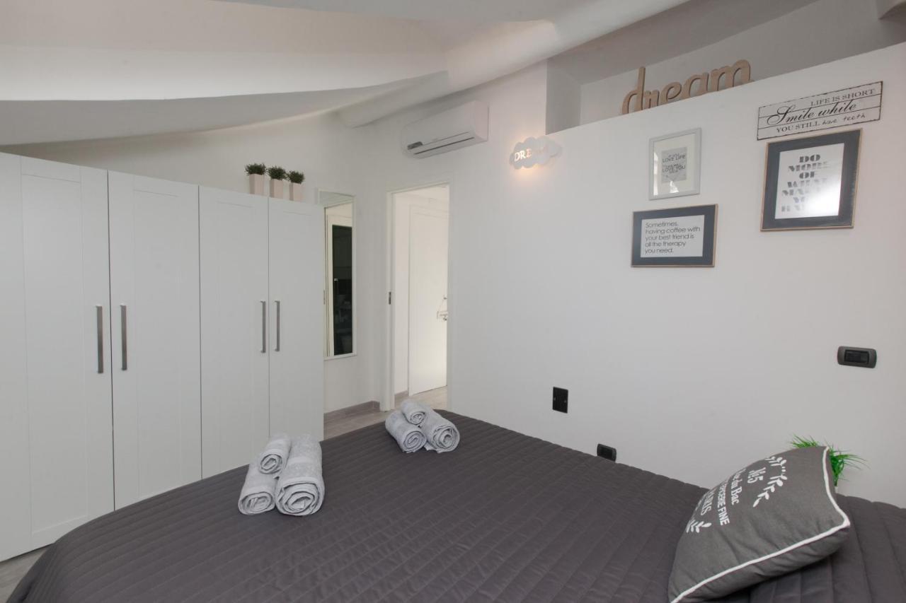 Amazing And New Penthouse In City Center Milan Luaran gambar